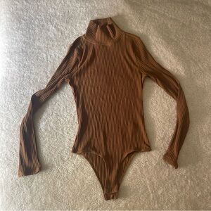 Vuori Women's Gold/Tan Long Sleeve Bodysuit